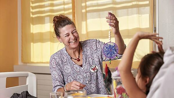 Hospirécré - Conception web solidaire pour Hospirécré, une association suisse dédiée à égayer le quotidien des jeunes patients hospitalisés.